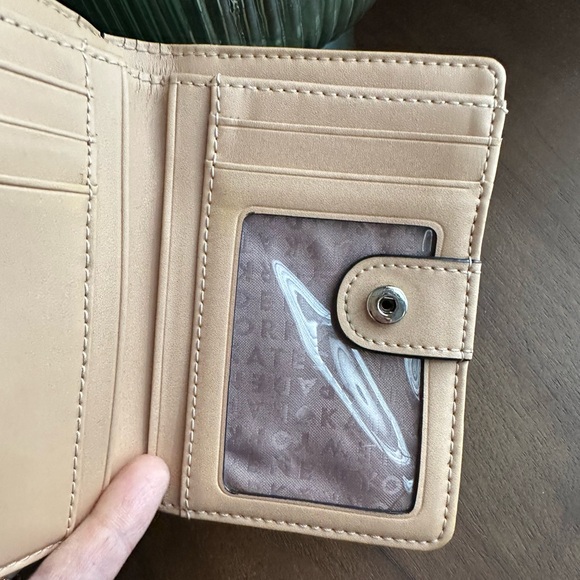 Kate Spade ♠️ Iconic Spade Design Wallet - Picture 7 of 10